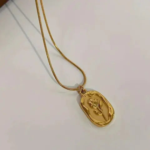 Premium Rose Pendant Necklace